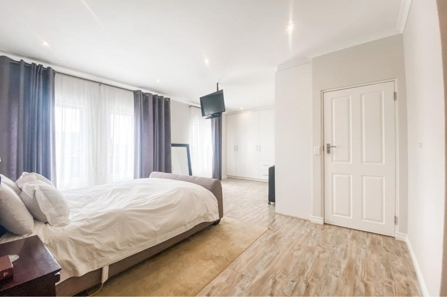 To Let 4 Bedroom Property for Rent in Parklands North Western Cape
